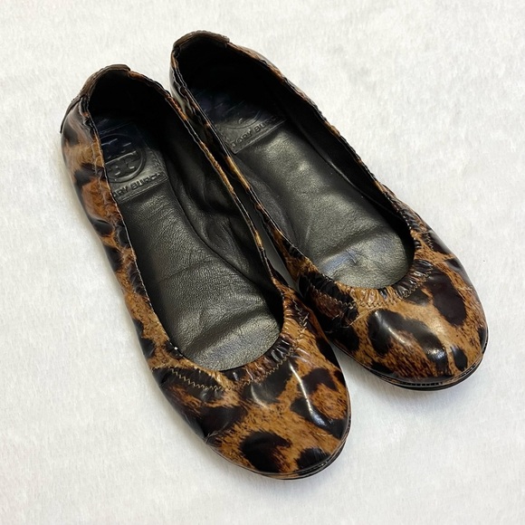 Tory Burch Leopard Print Patent Leather Flats Womens Size 6 - Picture 2 of 13
